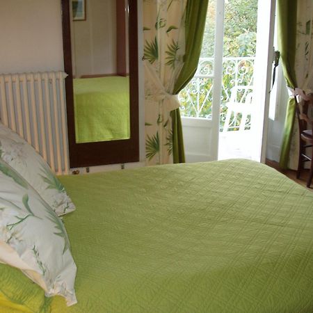 Castel De La Pique Panzió Bagnères-de-Luchon Szoba fotó